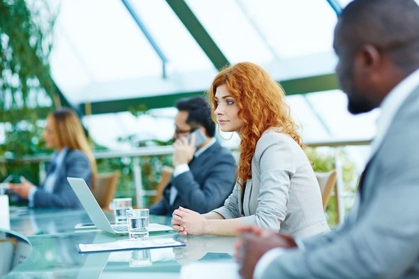 Comment organiser une série de conférences sur les innovations en matière de durabilité urbaine ?