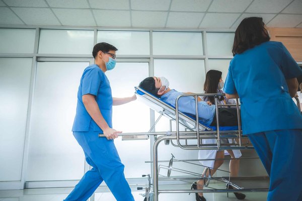 Où obtenir des informations fiables sur les pharmacies de garde dans ma zone ?